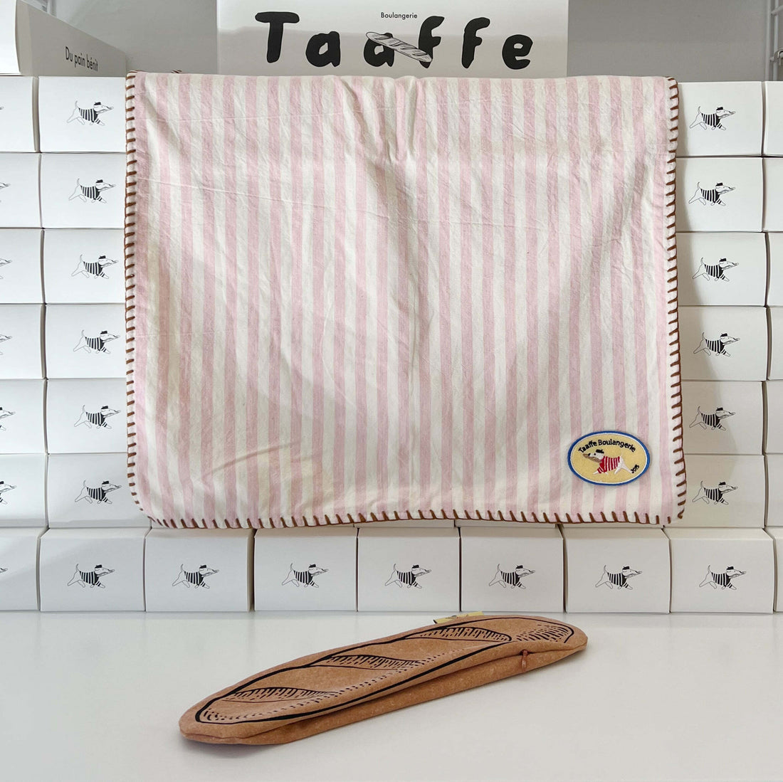 TAAFFE Baguette Blanket